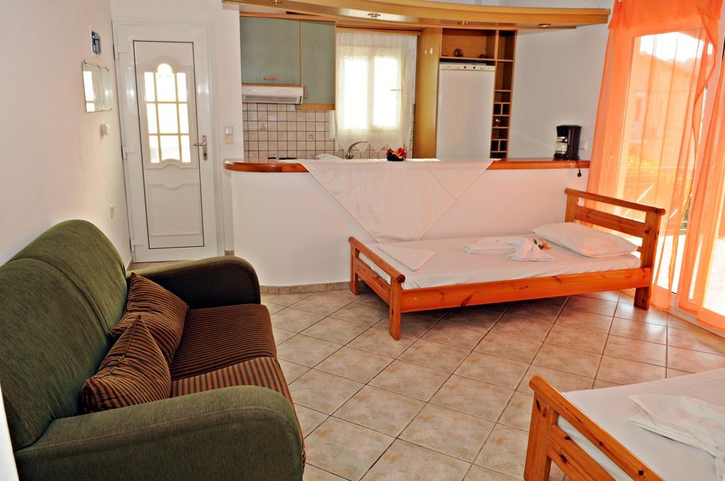 Posidonio Hotel Klima  Rum bild