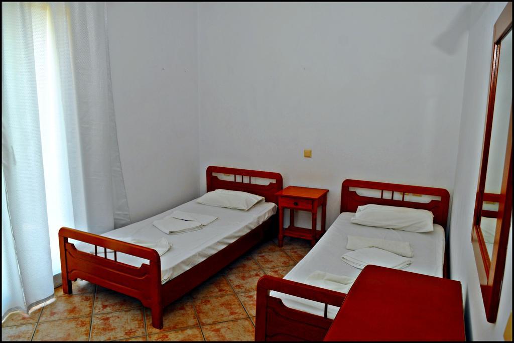 Posidonio Hotel Klima  Rum bild